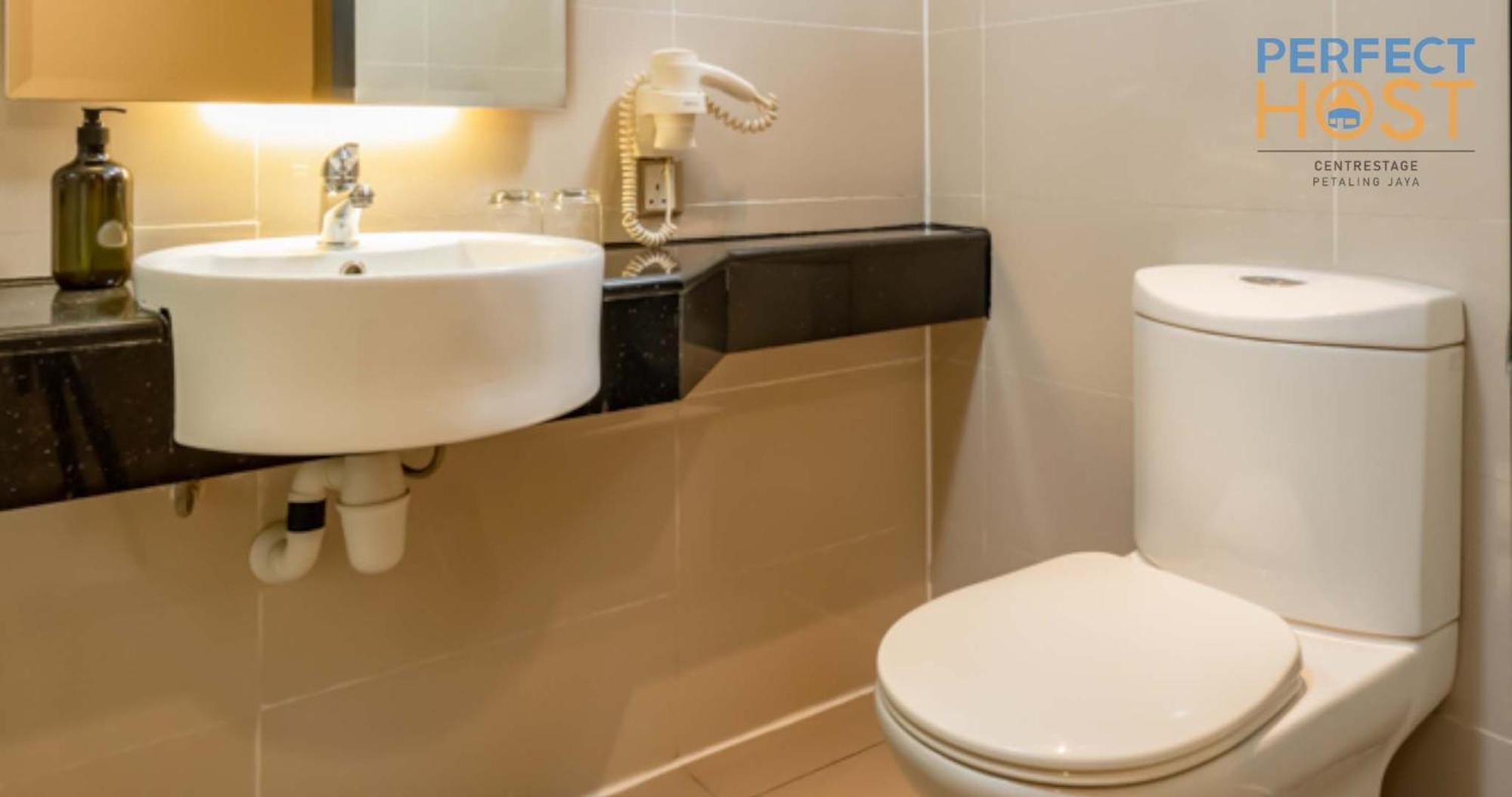 Centrestage Petaling Jaya By Perfect Host 호텔 외부 사진 Bathroom